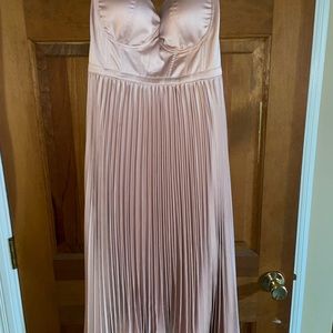 Ellezeitouni Pink pleated strapless dress